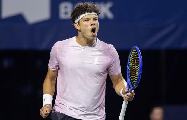 În semifinalele de la Toronto, ambii jucători din Top 5 au fost eliminați » Cine se duelează pentru trofeu în Canada