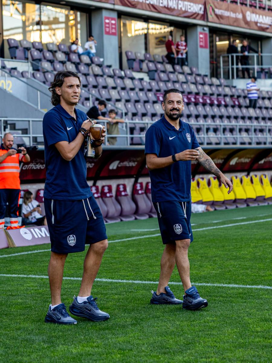 Francisco Barrios, în stânga O nouă plecare de la CFR Cluj! Al patrulea jucător dat afară după umilința cu Tromso