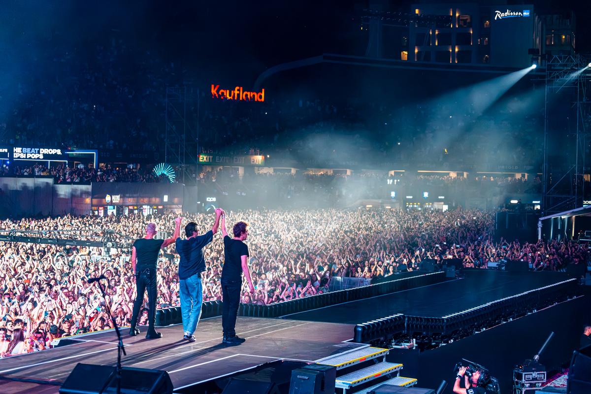 Imagini excepționale la Untold! Peste 120.000 de oameni la Cluj Arena în prima zi