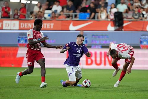 A fost lovitură de pedeapsă pentru Rapid? Daniel Pancu A LUAT FOC la conferința de presă: „Mamă, ce penalty, doamne! Îi dă direct în tendon” // foto: sportpictures.eu