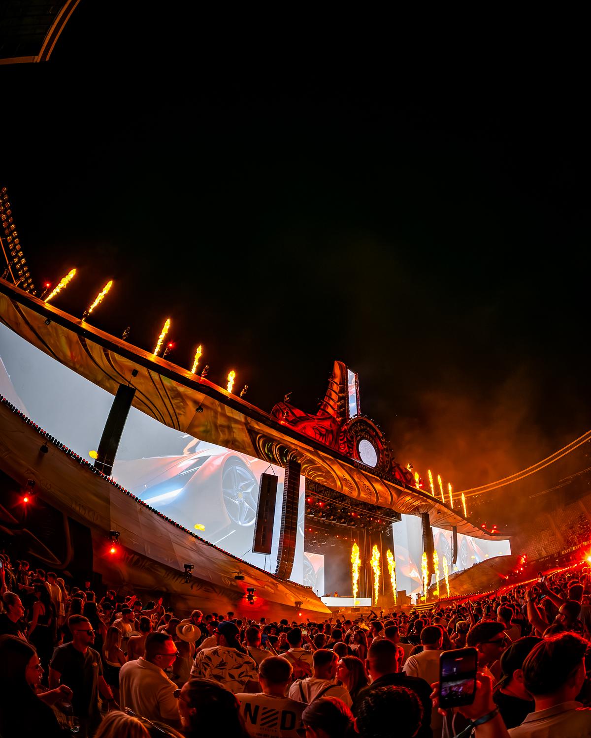 Imagini excepționale la Untold! Peste 120.000 de oameni la Cluj Arena în prima zi