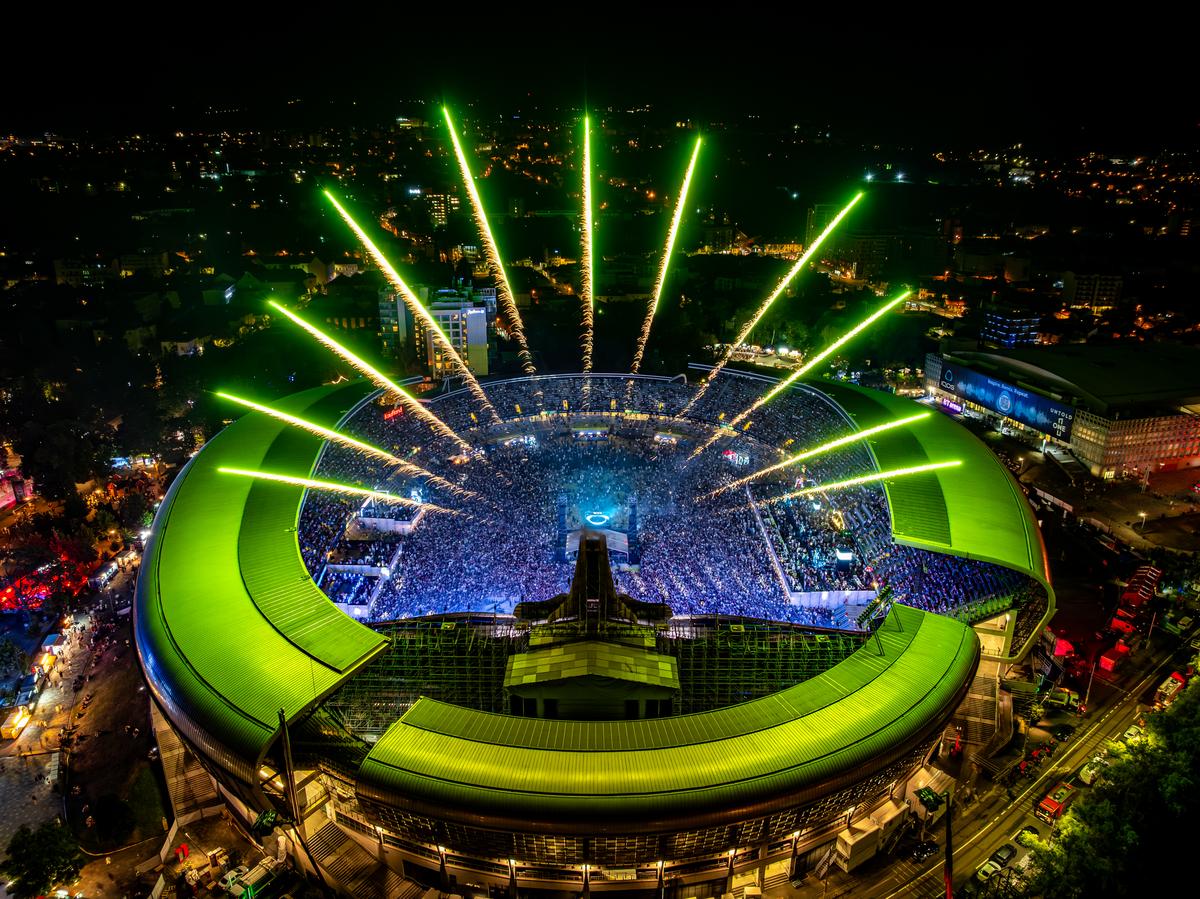 Imagini excepționale la Untold! Peste 120.000 de oameni la Cluj Arena în prima zi