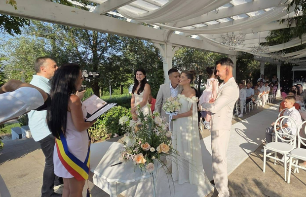 Cătălin Cîrjan e un „câine” fericit » Imagini de la cununia civilă: Evelyn i-a spus DA!