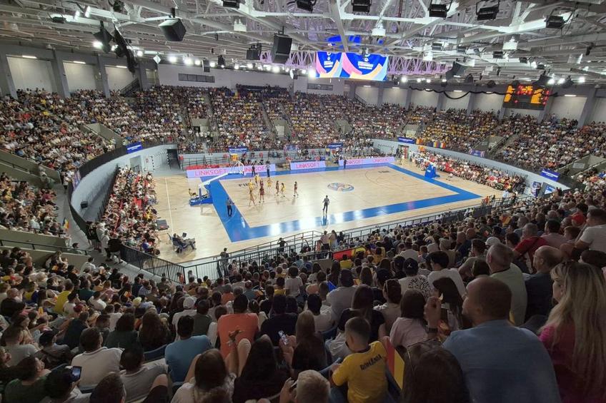 Imaginile anului în sportul românesc! Sold-out pentru a treia zi consecutivă în „OZN”-ul de pe malul Dunării și calificare în semifinale // foto: Facebook Sala Polivalentă din Tulcea