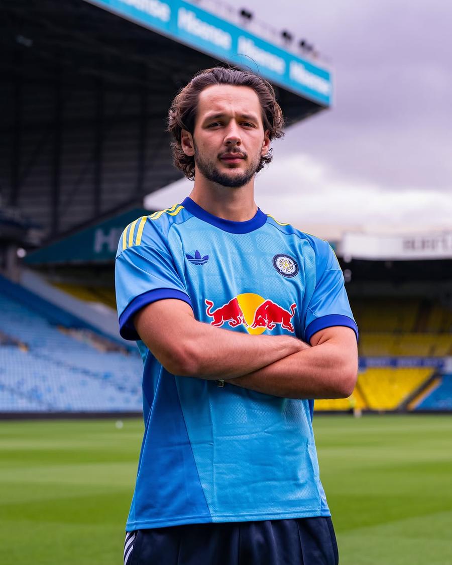 James Trafford a semnat pe 5 ani cu Leeds Leeds a plătit o sumă record pentru portarul lui Manchester City