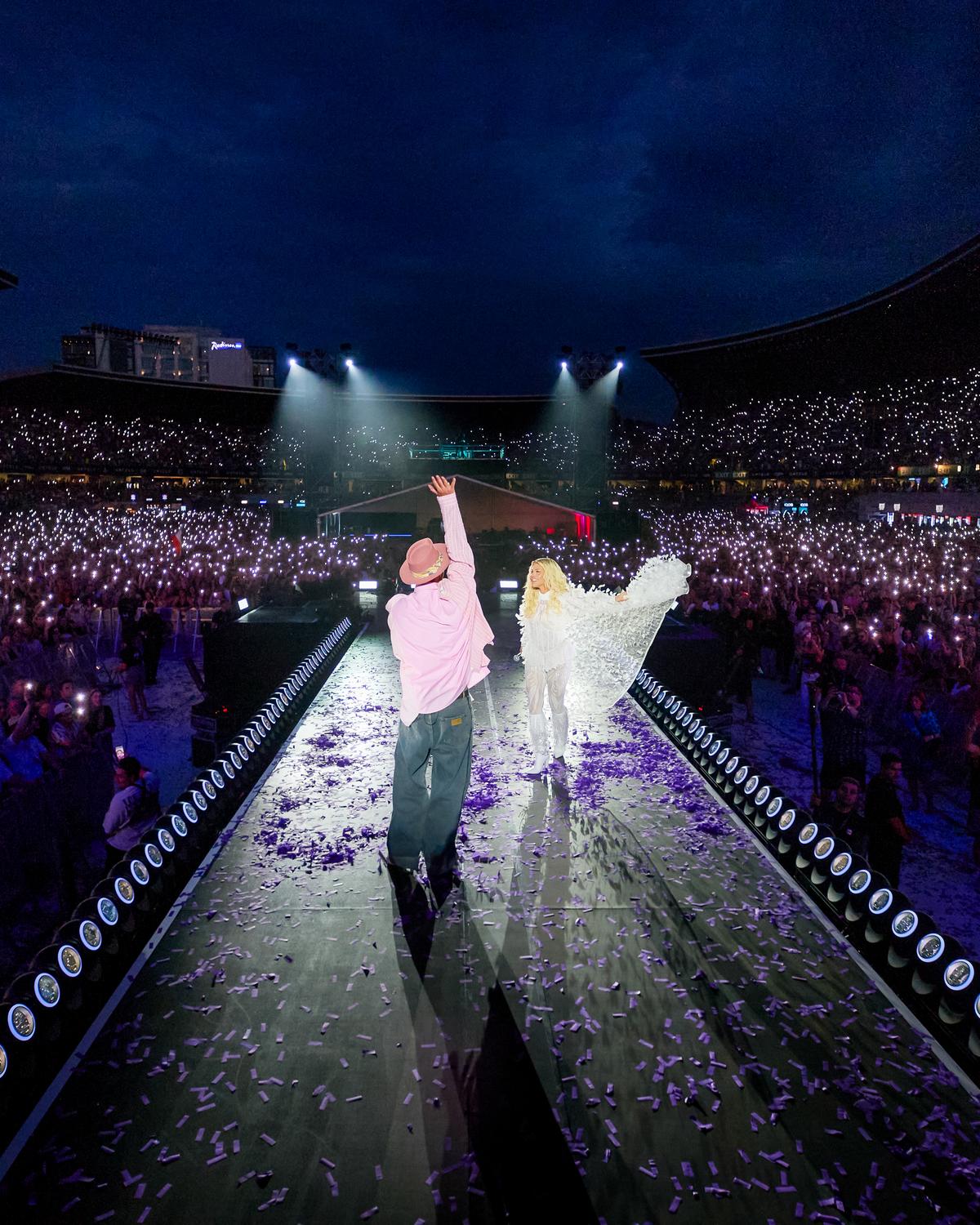 Imagini excepționale la Untold! Peste 120.000 de oameni la Cluj Arena în prima zi