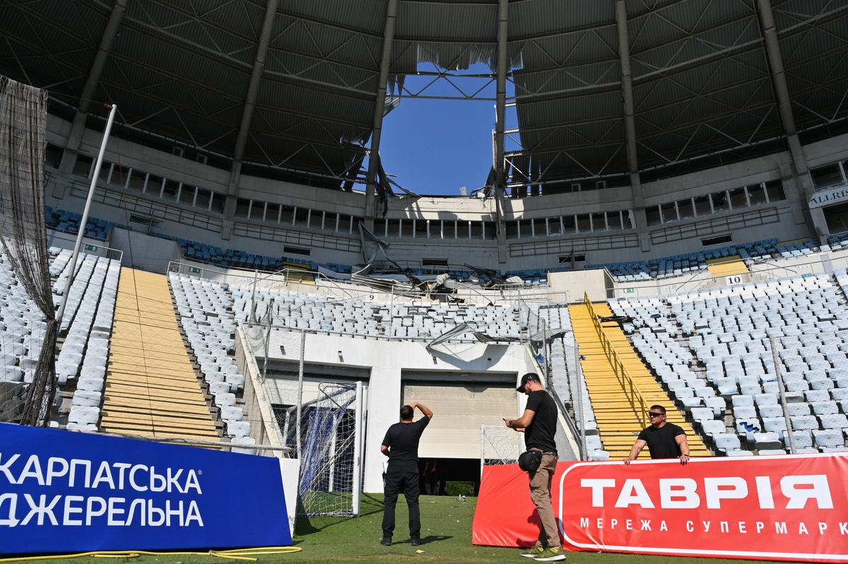 Cum arată stadionul din Odesa, după atacul rusesc // foto: Imago