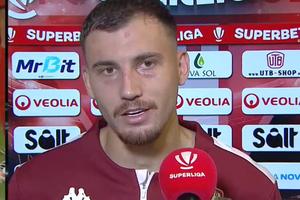 A debutat la Rapid și protestează vehement: „Arbitrul a făcut o mare greșeală!”