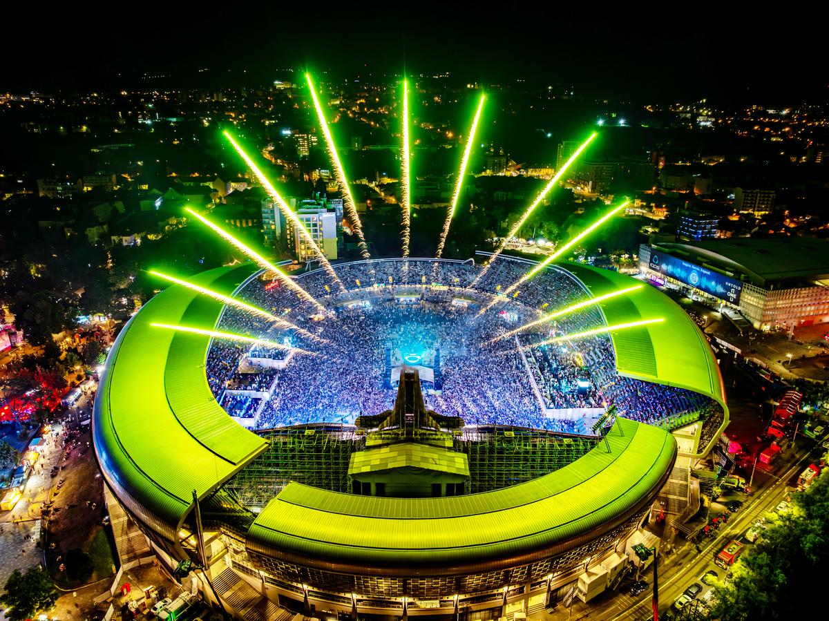 Imagini excepționale la Untold! Peste 120.000 de oameni la Cluj Arena în prima zi