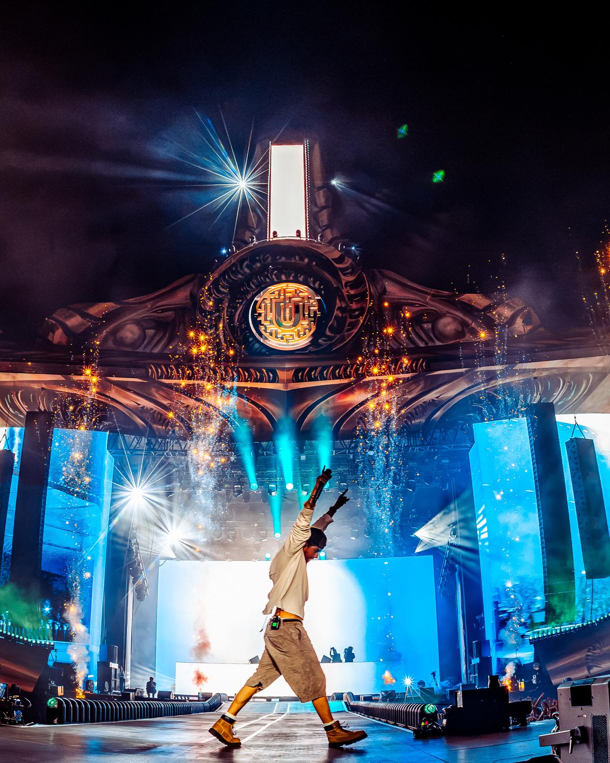 Imagini excepționale la Untold! Peste 120.000 de oameni la Cluj Arena în prima zi