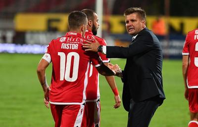 Dan Nistor i-a făcut portretul antrenorului care trebuie să ducă Dinamo în play-off: „E bine cu Uhrin, îi place să atace!”