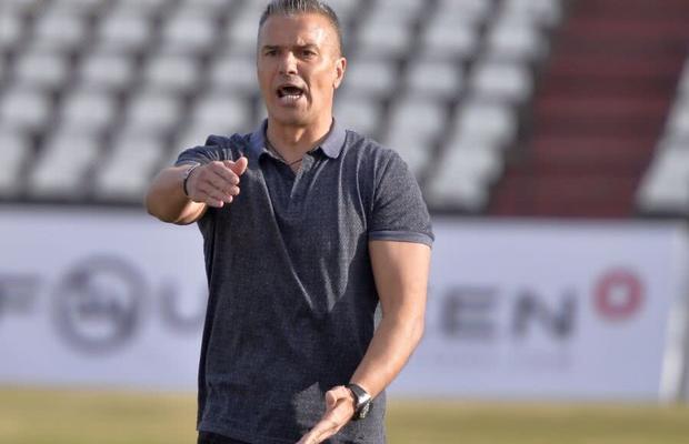 RAPID - VIITORUL PANDURII 1-2 // Daniel Pancu, crize de nervi în timpul meciului, resemnat la interviu: „Ni se refuză penalty în fiecare meci”