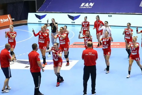 CSM București - SCM Rm. Vâlcea 19-22. Vâlcencele au fost sigure de victorie? În ultima săptămână, pe lângă antrenamente, au pregătit și un dans pe melodia „Jerusalema”. Coregraful trupei, Kristina Liscevici.