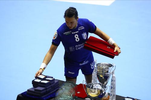Cristina Neagu își ia medalia de argint după finala de duminică FOTO Marius Ionescu