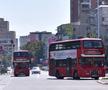 „Double deckers” în Skopje. Autobuze roșii, supraetajate, ca-n Londra, în centrul orașului