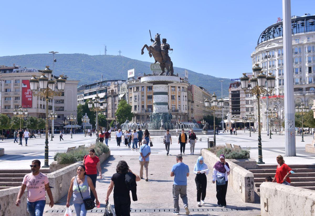 Orașul celor 1.000 de statui: „Și în România e corupție, dar aici e mai rău!”