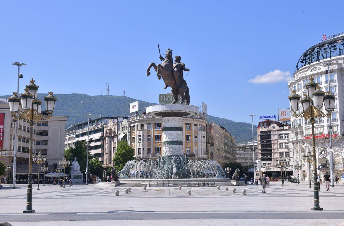 Orașul celor 1.000 de statui: „Și în România e corupție, dar aici e mai rău!”