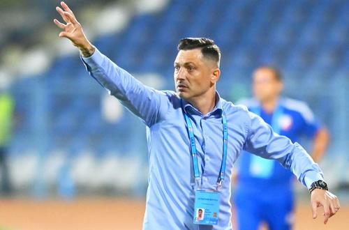 Mirel Rădoi / FOTO: Facebook @UCVOficial