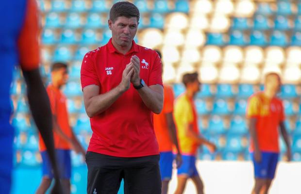 Intrat în conflict cu Ten Hag, jucătorul lui United e dorit de Gerrard în ultimele ore din mercato