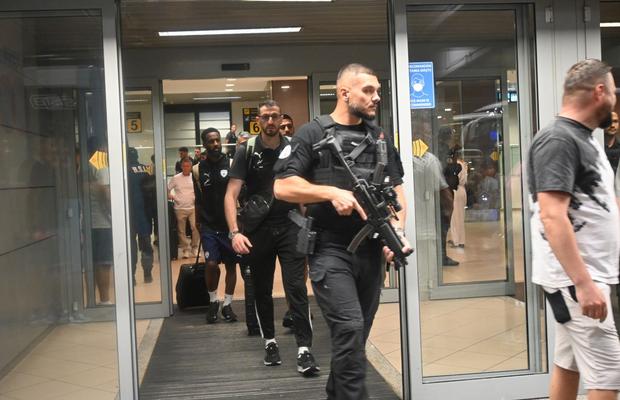 Naționala Israelului a ajuns în România » Jucătorii, păziți cu mitraliera de agenții Mosad
