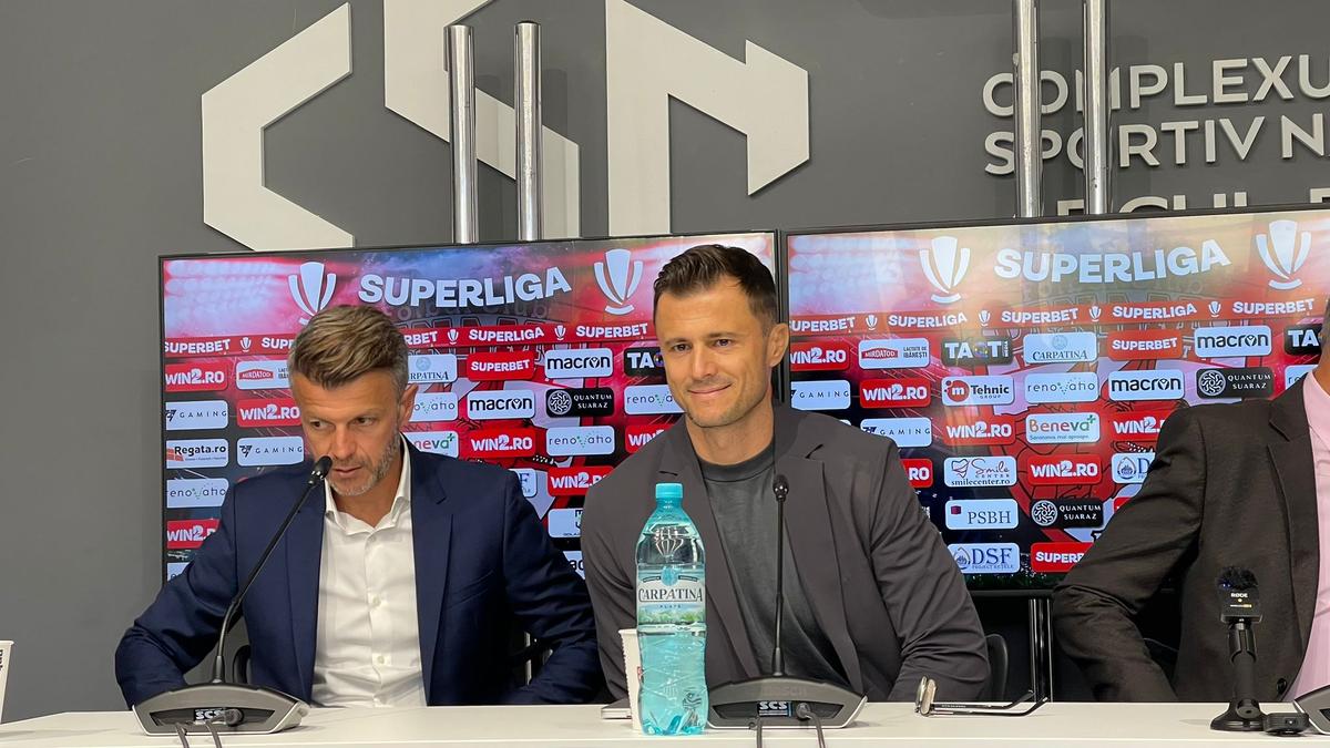 Suporterii lui Dinamo au „sărit” la Nicolescu și Voicu: „Parcă am mai văzut conferința asta, doar că era în spaniolă” » Reacții ostile pe Facebook
