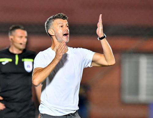 Ovidiu Burcă: „Sper să prind noul stadion” + „Facem pariu că Dinamo ia titlul în 3 ani?”