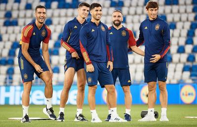 Imaginile zilei în preliminariile Euro 2024 » Stupoare în Georgia: cum au fost nevoiți jucătorii Spaniei să iasă la antrenament