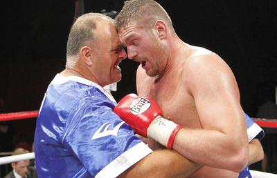 Tatăl lui Tyson Fury crede că fiul lui va pierde meciul de gală din Arabia Saudită: „Va pleca din ring cu vreun picior rupt sau cu vreo mână ruptă”
