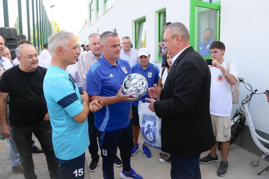 Nicolae Ciucă a participat la Calafat la inaugurarea unei baze sportive „Haideți să vedeți cum v-am prins de la început” » NICOLAE CIUCĂ, față în față cu Ovidiu Ioanițoaia: „Știu ce probleme sunt la Steaua”