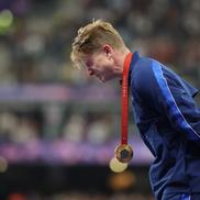 Hunter Woodhall pe podiumul olimpic FOTO Guliver/GettyImages