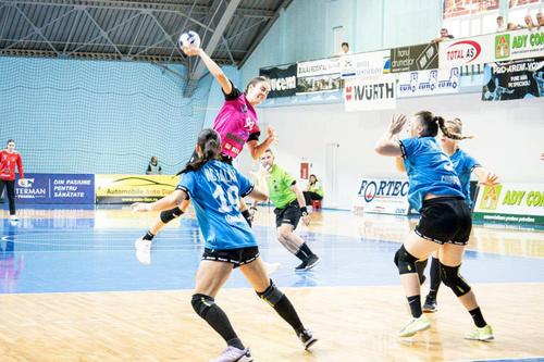 Sorina Grozav în meciul HC Zalau - Corona Brasov / foto: Facebook Corona Brașov