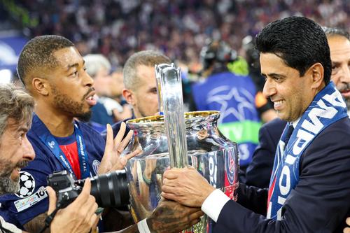 Presnel Kimpembe (stânga) și Nasser Al-Khelaifi (dreapta) / Foto: Imago Images