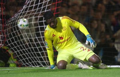 Prilej de bucurie pentru fanii lui Manchester United » Gafeurul Onana a acceptat oferta și va juca în alt campionat