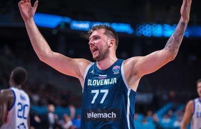 Cu un Luka Doncic aflat într-o formă ofensivă spectaculoasă, Slovenia s-a calificat în „sferturi” la EuroBasket 2025