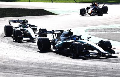 „Am fi arătat ca niște idioți” » Toto Wolff, după duelul dintre Antonelli și Russell: „Eram cu degetul pe buton”