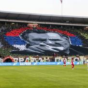 Scenografie care îl înfățișează pe Ratko Mladic înainte de Steaua Roșie - Partizan // foto: imago images