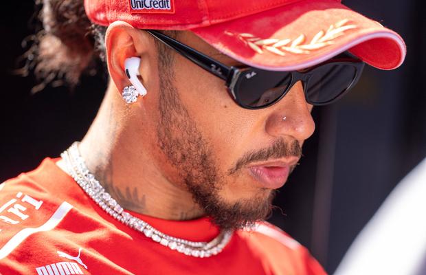Lewis Hamilton nu s-a mai abținut! Ce le-a cerut șefilor de la Ferrari: „Așa era la Mercedes”