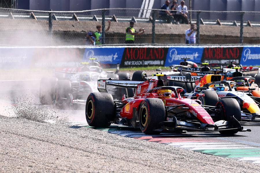 Lewis Hamilton nu s-a mai abținut! Ce le-a cerut șefilor de la Ferrari: „Așa era la Mercedes”