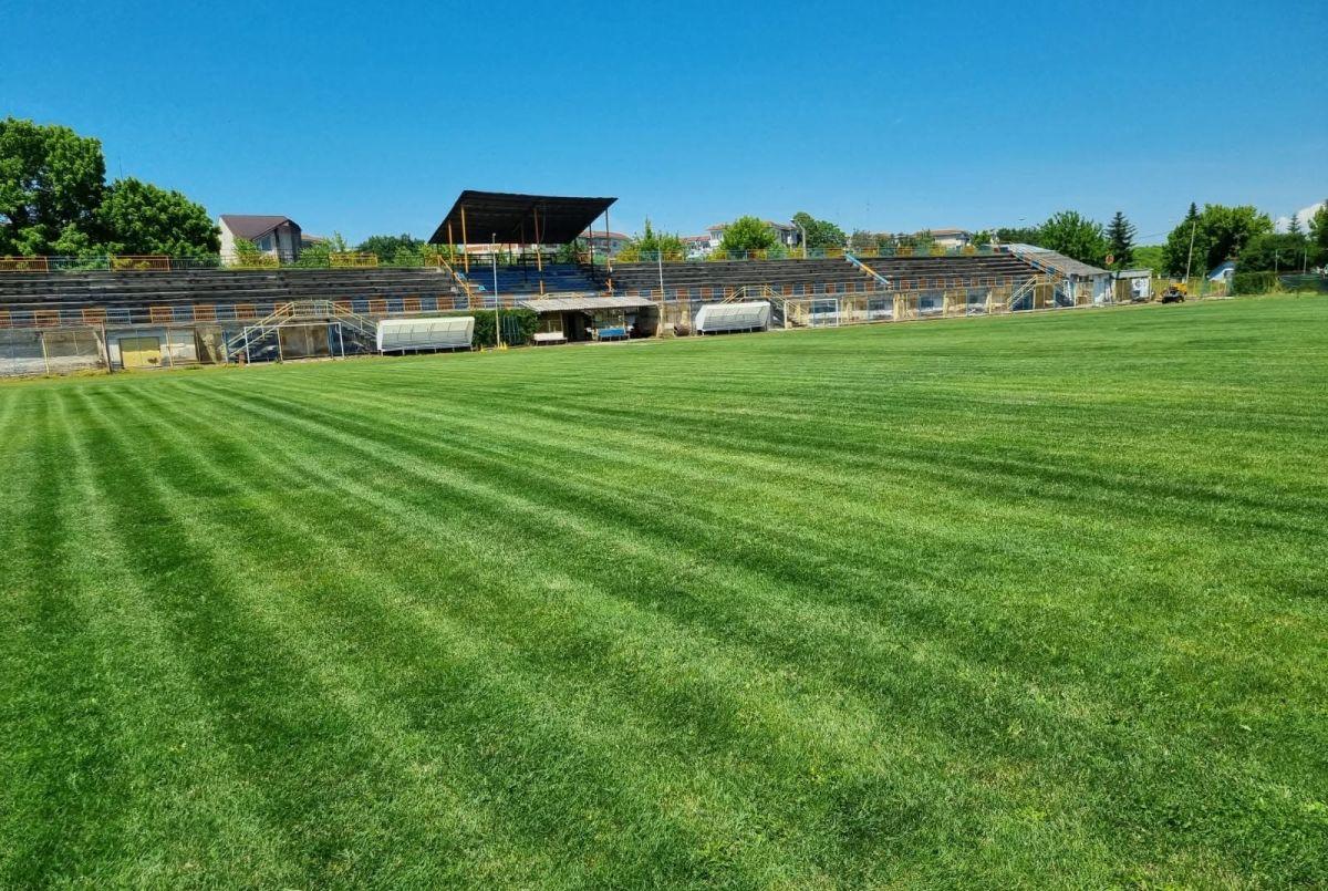 În inima fotbalului juvenil » Imagini cu proiectul de la „Edilul”, școala de fotbal din Pitești care-și desfășoară activitatea în „Ștrand”