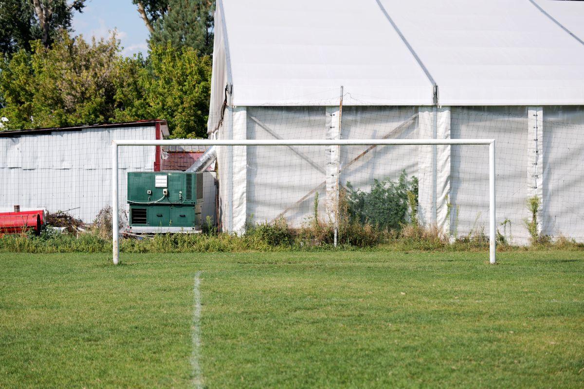 Renaște fotbalul pe un stadion uitat din România, lăsat de izbeliște în ultimii ani » GSP a intrat în bază și are detalii despre noul proiect