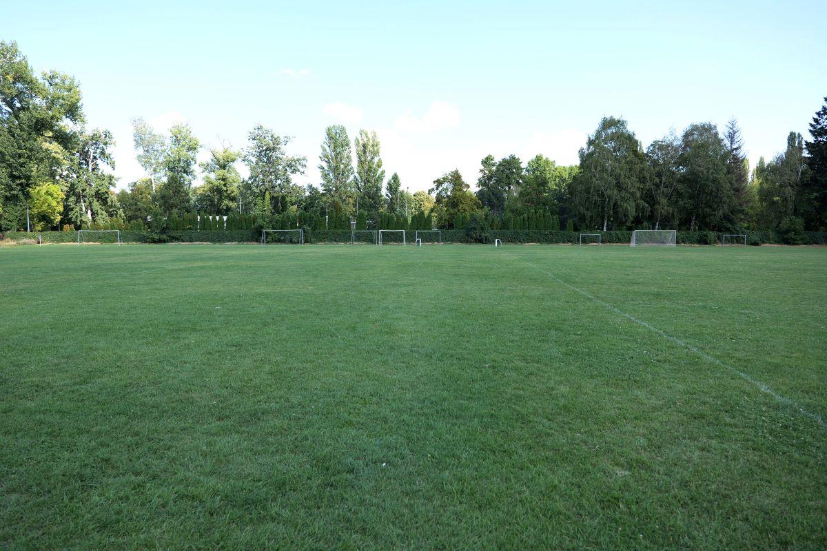 Renaște fotbalul pe un stadion uitat din România, lăsat de izbeliște în ultimii ani » GSP a intrat în bază și are detalii despre noul proiect