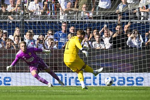 Ronald Koeman înscrie pentru 2-2 în Telstar - Cambuur / Foto: Imago