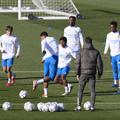 Cristian Perea, prina la mijloc la un antrenament al primei echipe a lui Real Madrid / FOTO: Imago