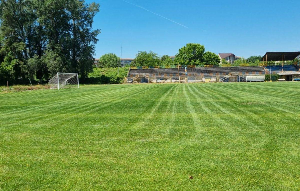 În inima fotbalului juvenil » Imagini cu proiectul de la „Edilul”, școala de fotbal din Pitești care-și desfășoară activitatea în „Ștrand”