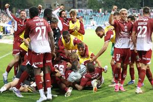 Explodează scandalul la Rapid! Jucătorii au răbufnit: „Nu se uită nimeni cum arată? E dezastru total!”
