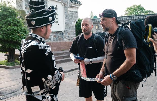 De la Raliul Dakar, la Asia Express: „Te costă 500.000 de euro, dar să dormi la cort!”