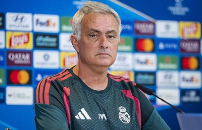Jose Mourinho, înainte să-l înfrunte pe Cristi Chivu: „Va fi întotdeauna unul dintre ai mei. Dar de ce mă întrebi asta?”