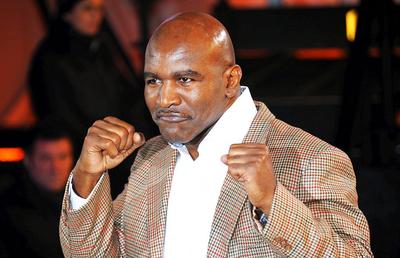 Evander Holyfield, boxerul căruia i-a mușcat urechea Mike Tyson, revine în ring, la aproape 57 de ani!