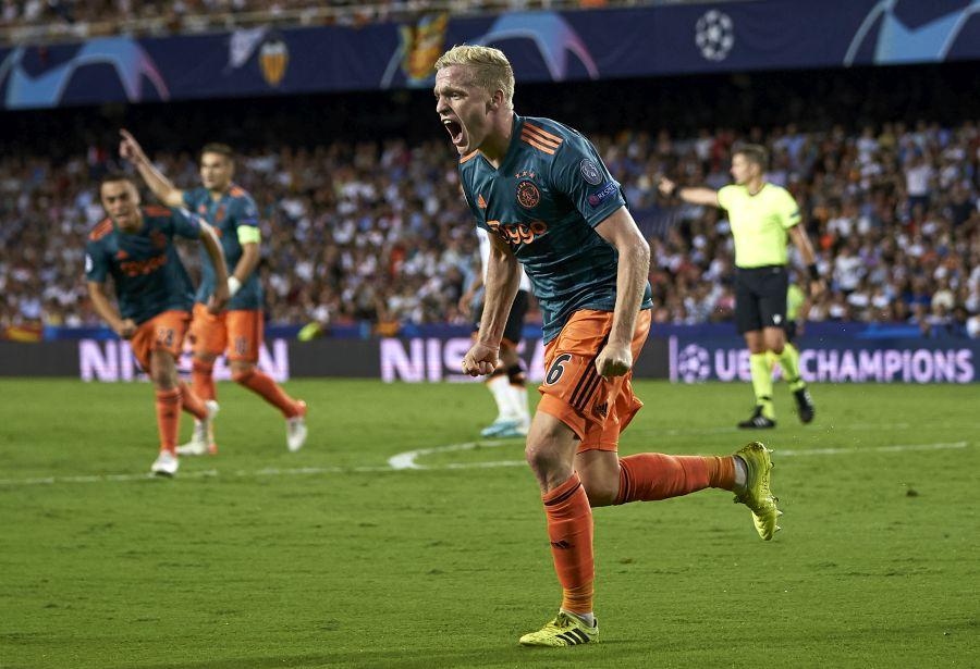 Real Madrid, gata să să facă cel mai scump transfer din istoria clubului! Florentino Perez dă 112 milioane pentru Donny van de Beek