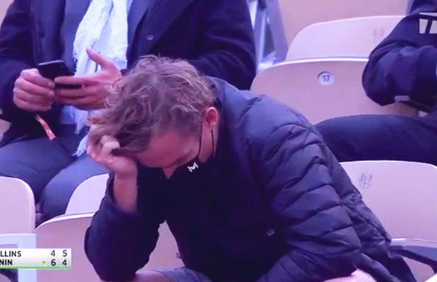 VIDEO + FOTO Moment straniu la Roland Garros! I-a cerut iubitului să se mute din tribună, chiar în timpul sfertului de finală